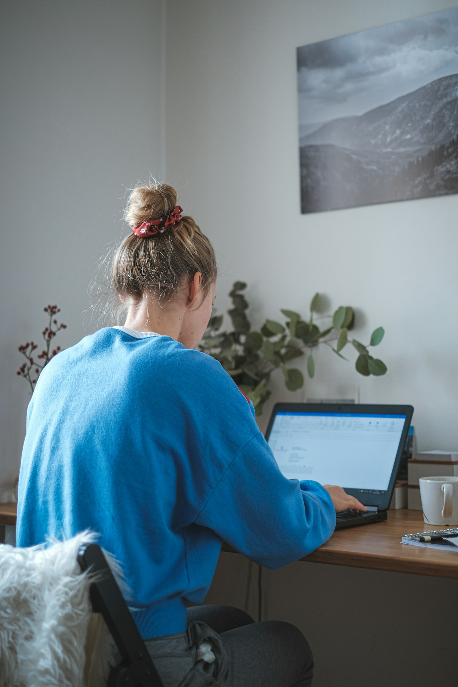 Comparing Popular Standing Desks for Home Use